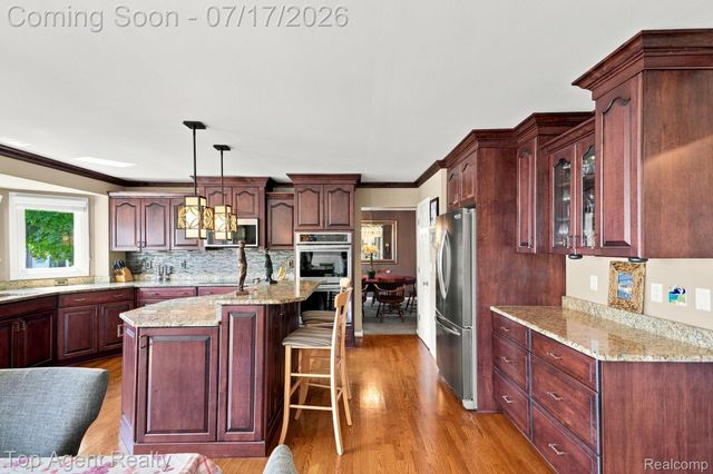 42316 Locklin Drive, Sterling Heights, MI 48314