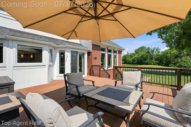 42316 Locklin Drive, Sterling Heights, MI 48314