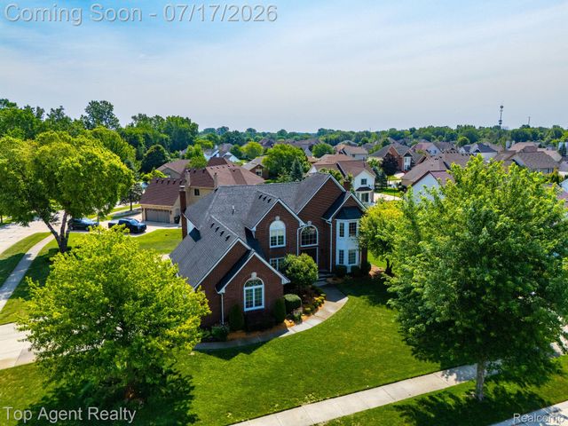 42316 Locklin Drive, Sterling Heights, MI 48314