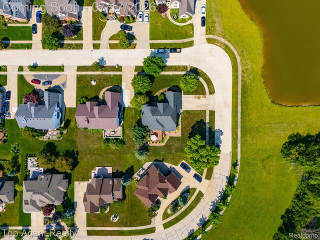 42316 Locklin Drive, Sterling Heights, MI 48314