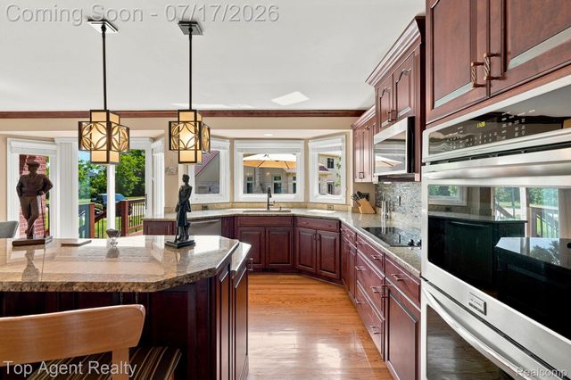 42316 Locklin Drive, Sterling Heights, MI 48314