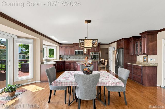42316 Locklin Drive, Sterling Heights, MI 48314
