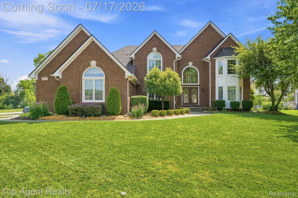 42316 Locklin Drive, Sterling Heights, MI 48314