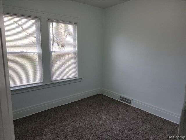 1576 Dickerson Street, Detroit, MI 48215