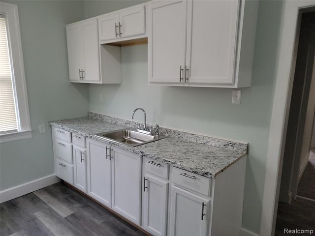 1576 Dickerson Street, Detroit, MI 48215