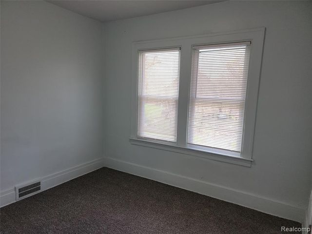 1576 Dickerson Street, Detroit, MI 48215