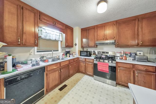 4021 Oak Stone Drive, Douglasville, GA 30135