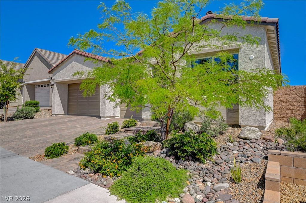 10124 Meandering Dell Avenue, Las Vegas, NV 89166 — photo 2