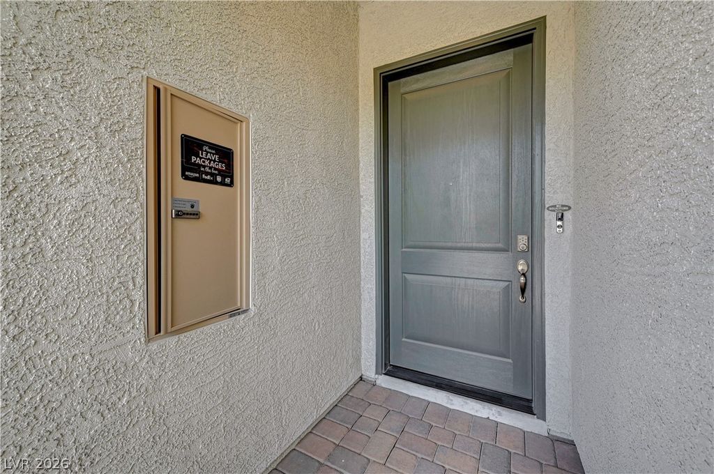 10124 Meandering Dell Avenue, Las Vegas, NV 89166 — photo 5