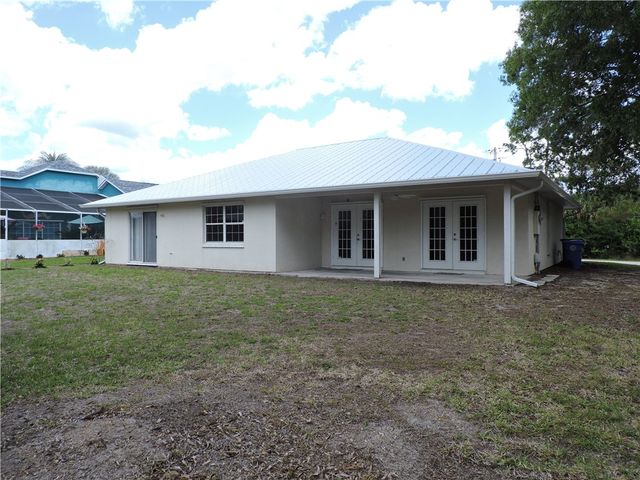671 Concha Drive, Sebastian, FL 32958