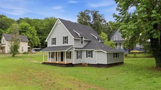 305 Grove Avenue SE, Lindale, GA 30147