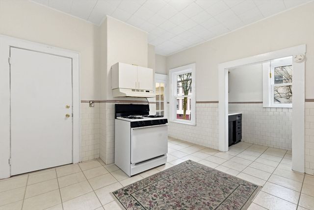 48 Springfield St, Somerville, MA 02143