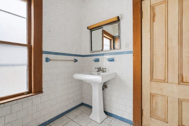 48 Springfield St, Somerville, MA 02143