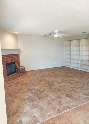 8520 Hawkview Drive, Fort Worth, TX 76179