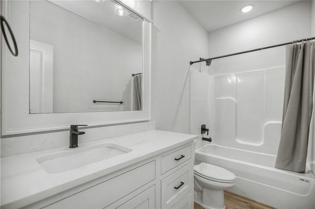 1701 Cherrie Street, Bentonville, AR 72713