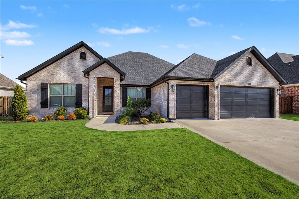1701 Cherrie Street, Bentonville, AR 72713