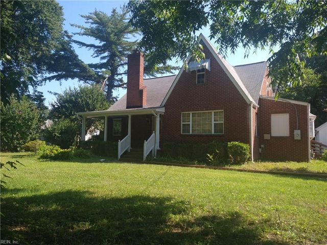 6 Ricks LN, Newport News, VA 23605