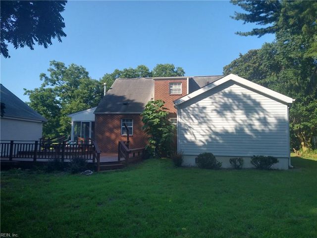 6 Ricks LN, Newport News, VA 23605