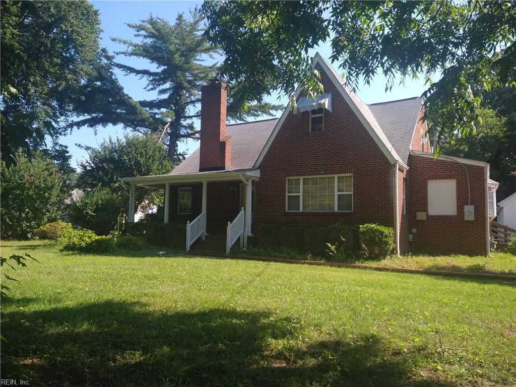 6 Ricks LN, Newport News, VA 23605
