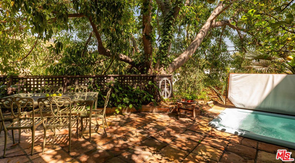 Image 18 of property listing at 6105 Mulholland Highway, Los Angeles, CA 90068