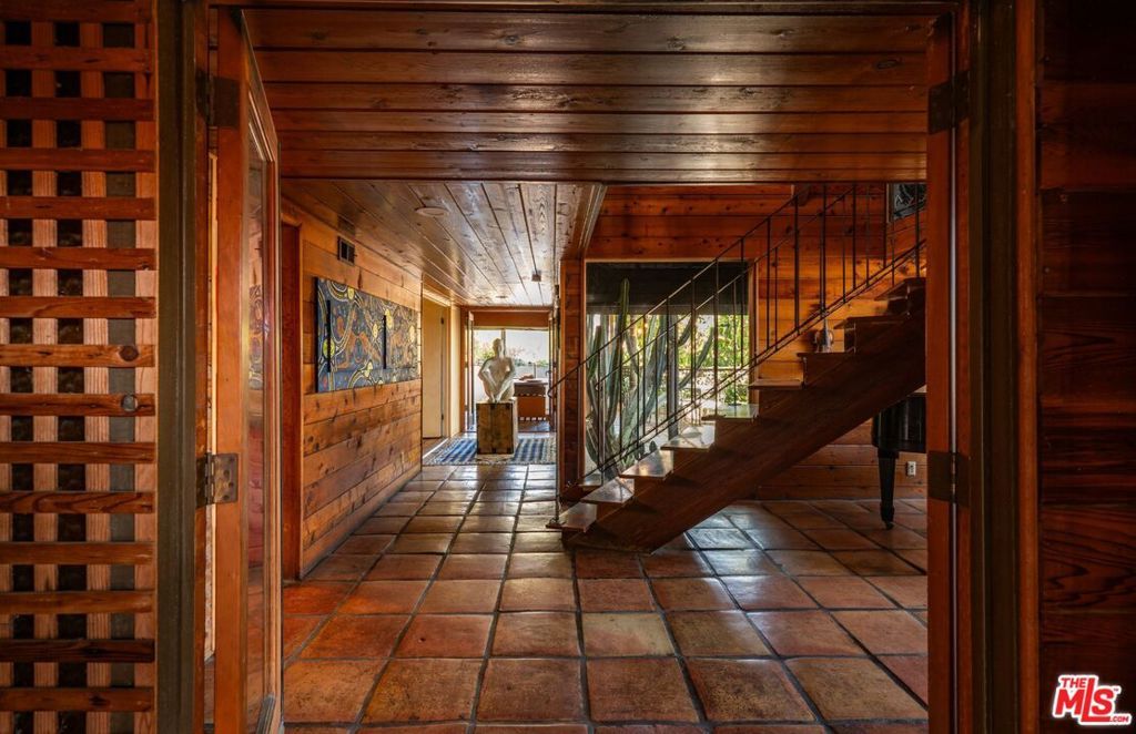 Image 2 of property listing at 6105 Mulholland Highway, Los Angeles, CA 90068