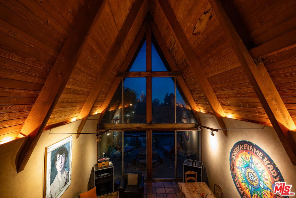 Image 9 of property listing at 6105 Mulholland Highway, Los Angeles, CA 90068