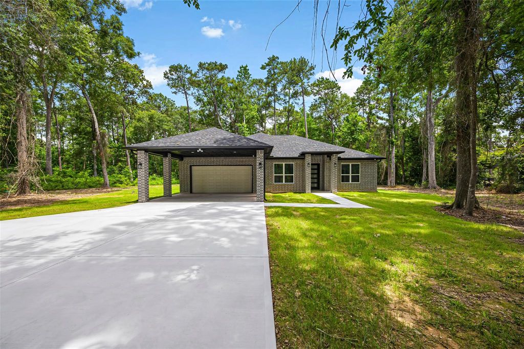 172 County Road 3669 N, Splendora, TX 77372