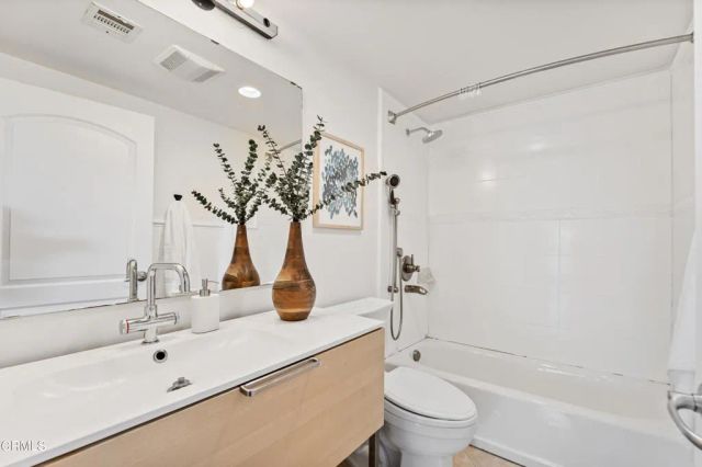 453 Frontenac Avenue, Los Angeles, CA 90065