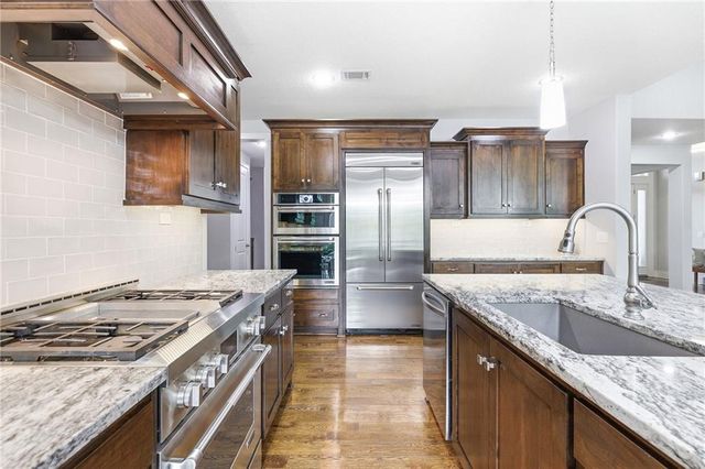 8106 Millridge Street, Lenexa, KS 66220