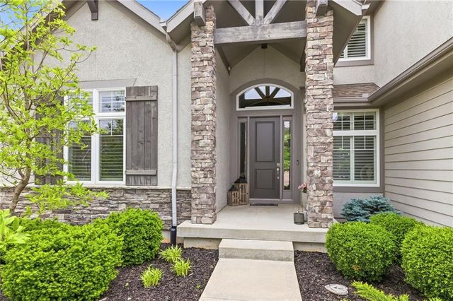 8106 Millridge Street, Lenexa, KS 66220