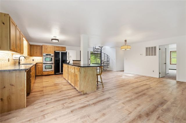 148 County Road 155, Eureka Springs, AR 72632