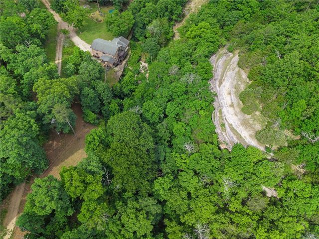 148 County Road 155, Eureka Springs, AR 72632