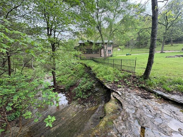 148 County Road 155, Eureka Springs, AR 72632