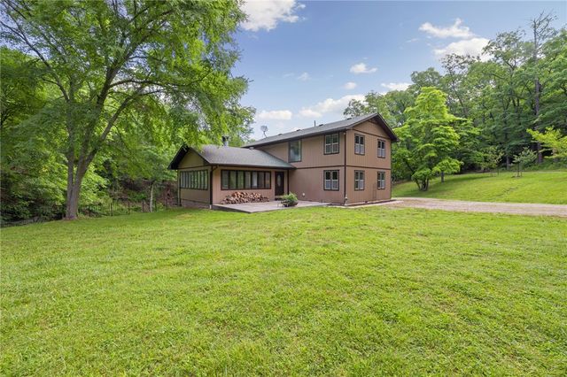148 County Road 155, Eureka Springs, AR 72632