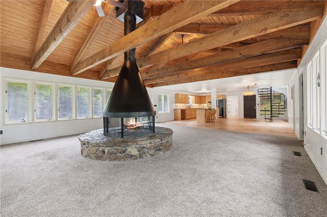148 County Road 155, Eureka Springs, AR 72632