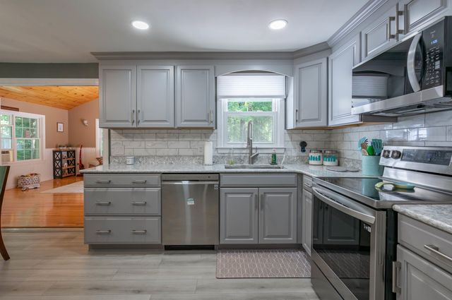 223 Baboosic Lake Road, Merrimack, NH 03054
