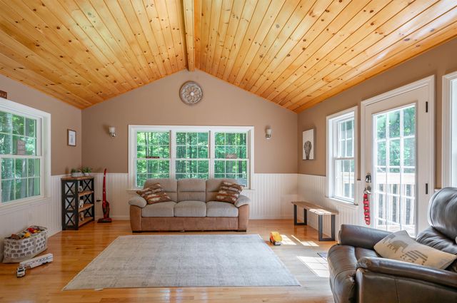 223 Baboosic Lake Road, Merrimack, NH 03054