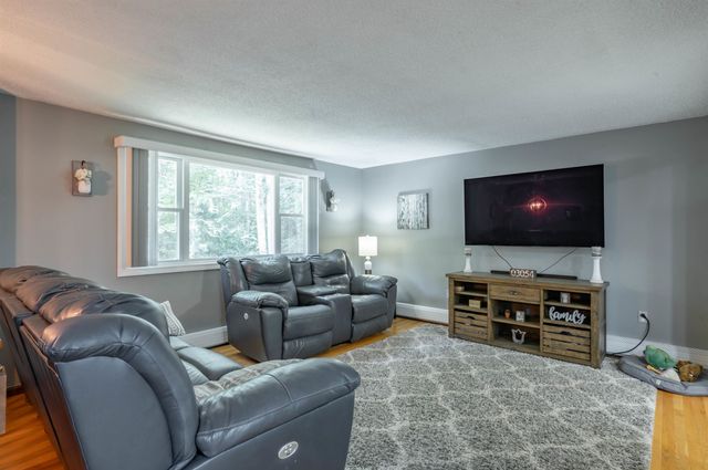 223 Baboosic Lake Road, Merrimack, NH 03054
