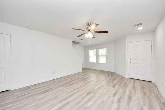 606 Travis Street, Baytown, TX 77520