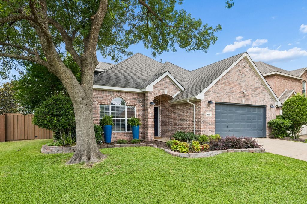 9217 Inverness Drive, Rowlett, TX 75089