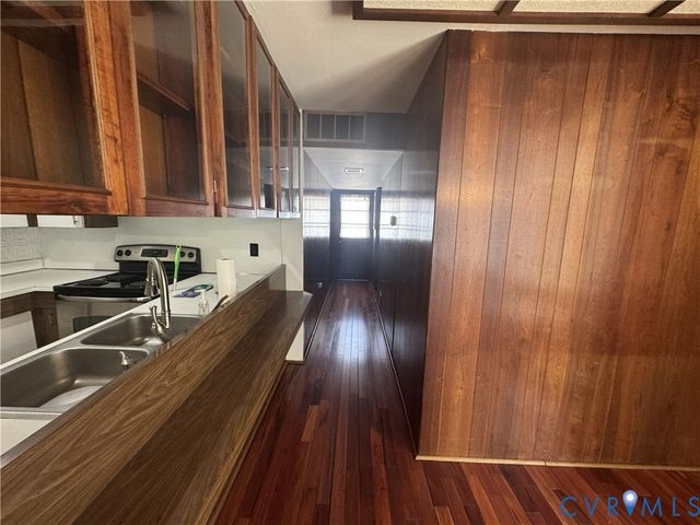 10309 Wycliff Rd, Chesterfield, VA 23236