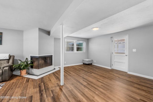 7804 Davhal Dr, Louisville, KY 40291