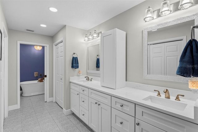 3131 GLENEAGLES DRIVE E, Clearwater, FL 33761