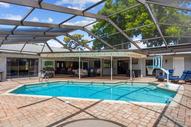 3131 GLENEAGLES DRIVE E, Clearwater, FL 33761