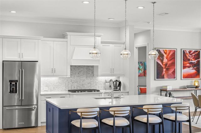 8560 PAVIA WAY, Bradenton, FL 34202