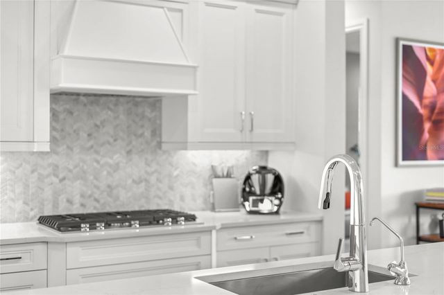 8560 PAVIA WAY, Bradenton, FL 34202