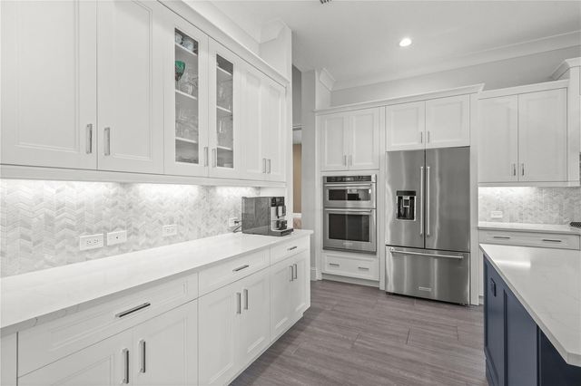 8560 PAVIA WAY, Bradenton, FL 34202