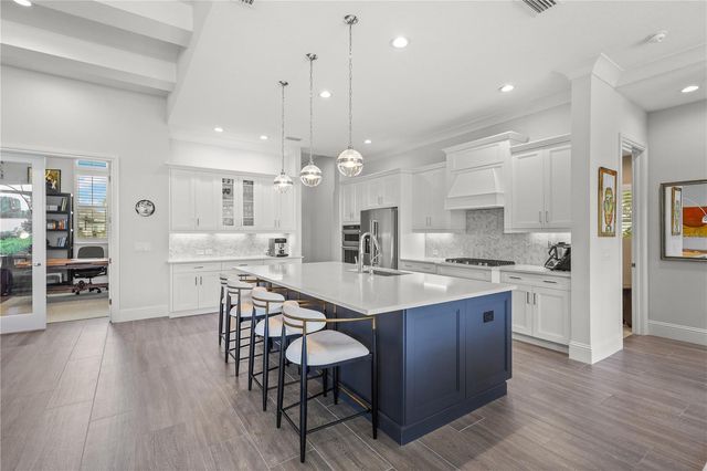 8560 PAVIA WAY, Bradenton, FL 34202