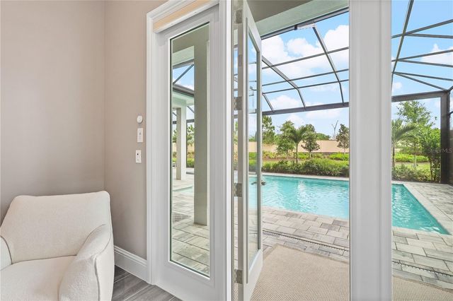 8560 PAVIA WAY, Bradenton, FL 34202