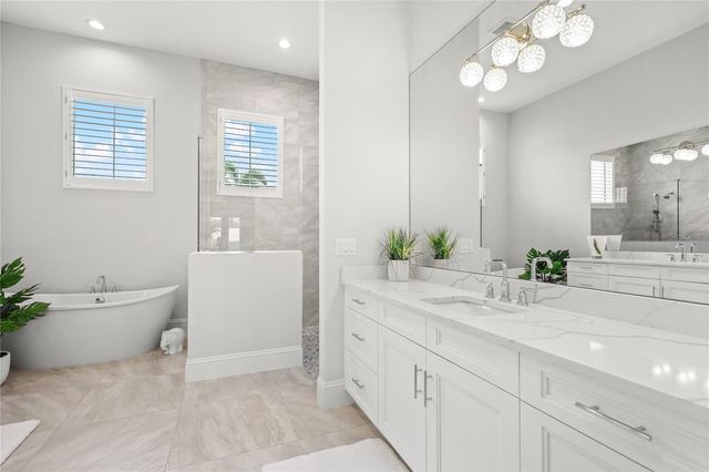 8560 PAVIA WAY, Bradenton, FL 34202